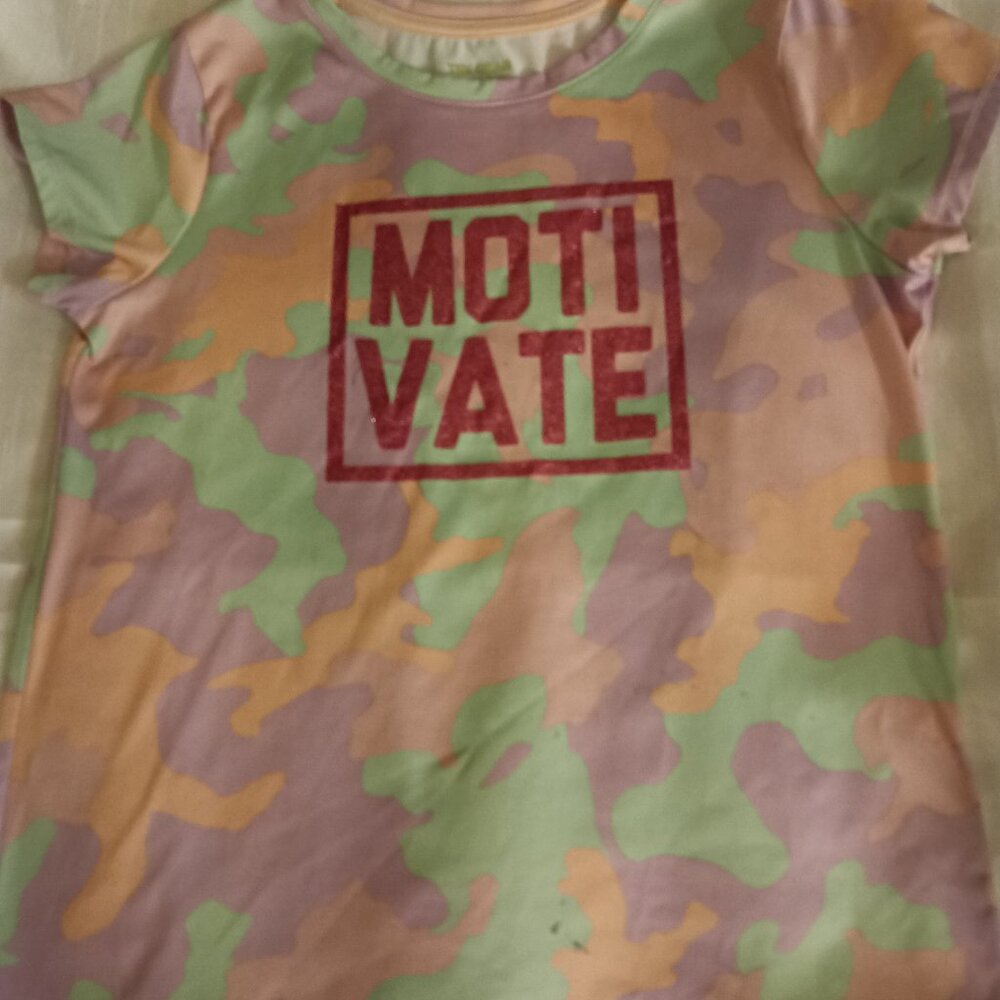 Tek Gear T-Shirt Trendy Camouflage Pattern -Kid's - Girl Size 14/16 XL